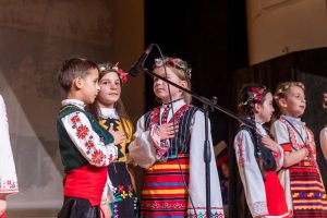 Литературно-музикален спектакъл ученици от СУ “Никола Й. Вапцаров”