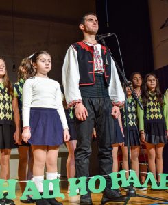 Литературно-музикален спектакъл ученици от СУ “Никола Й. Вапцаров”