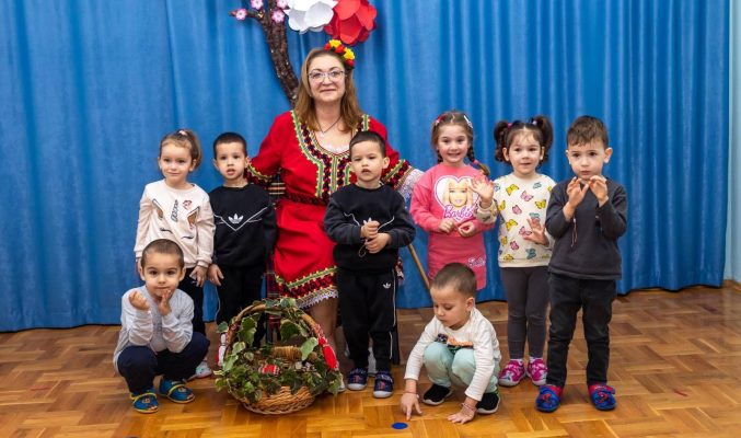 ДГ " Русалка " - гр. Приморско посрещнаха Баба Марта