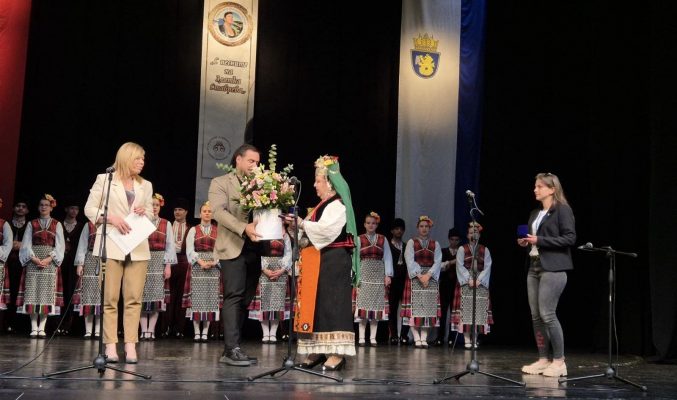 С песните на Златка Ставрева